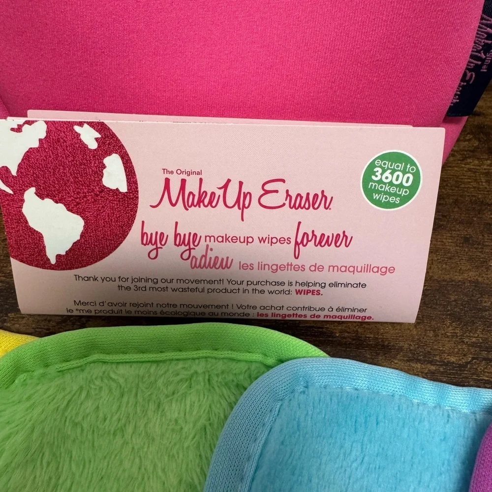 NWOT MakeUp Eraser 7 Day Mini Travel‎ Set With Neoprene Travel Zip Pouch Case